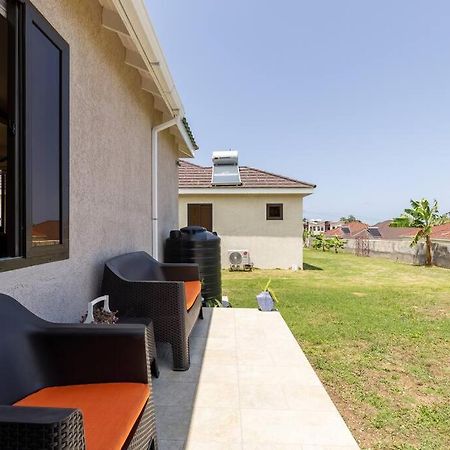 Sun Shine Luxury Villas 2 Bedroom Pool & Gym Ocho Rios St Ann エクステリア 写真