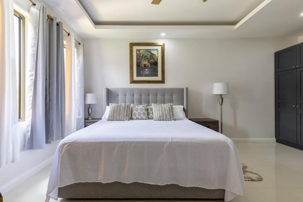 Sun Shine Luxury Villas 2 Bedroom Pool & Gym Ocho Rios St Ann エクステリア 写真